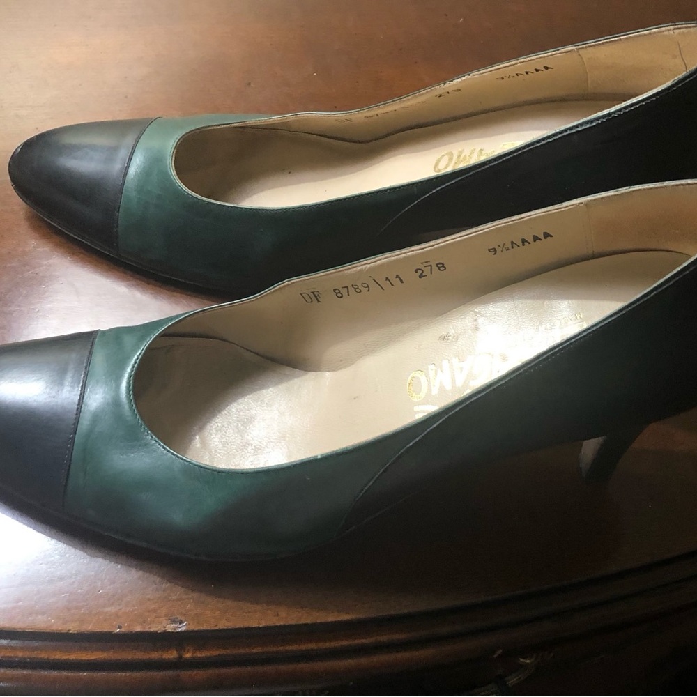 Authentic women’s Ferragamo pumps